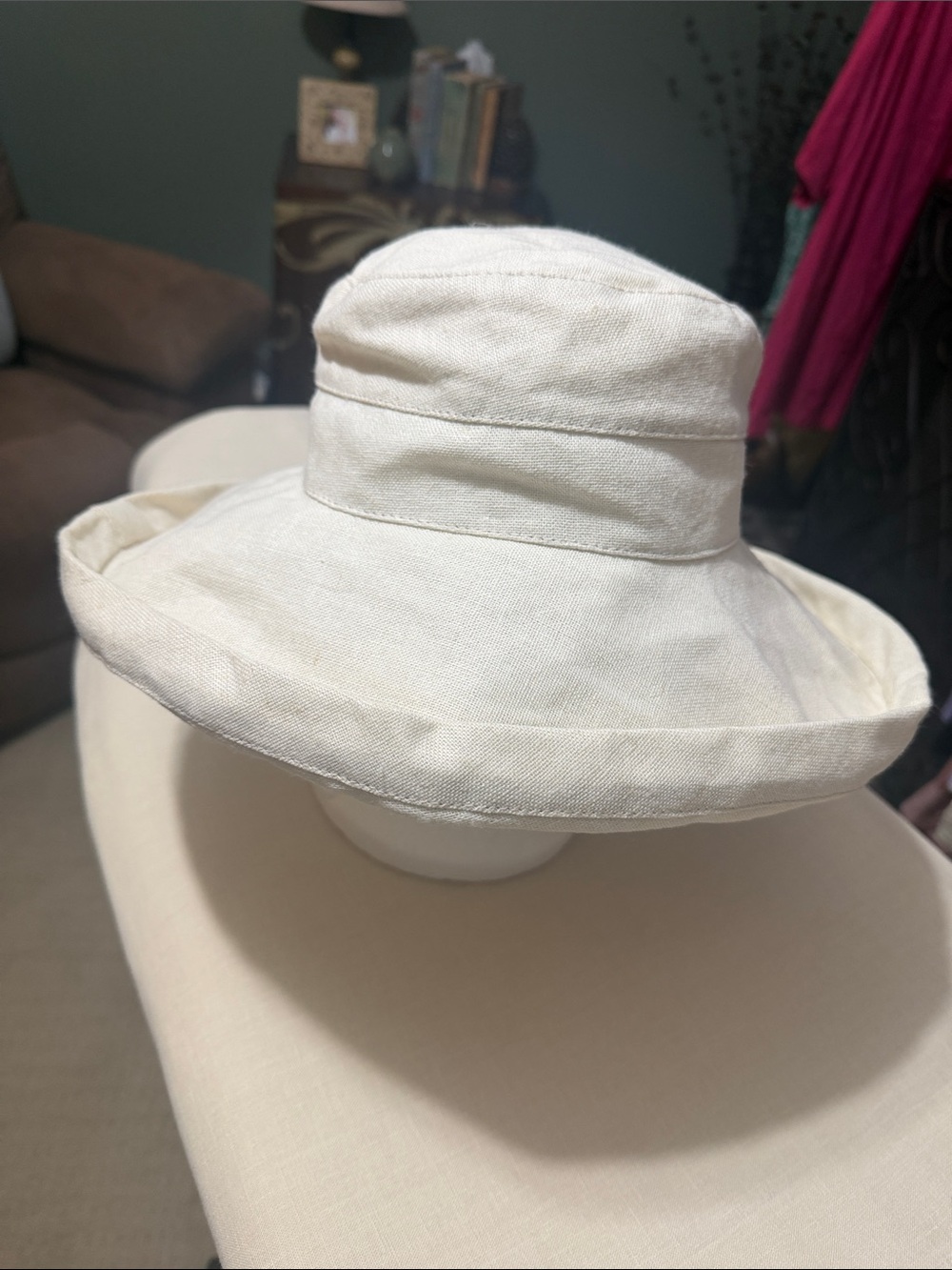 Tropical Trends Cream Women's Wide-Brim Linen Blend Sun Hat. Wire in Rim. OSFA